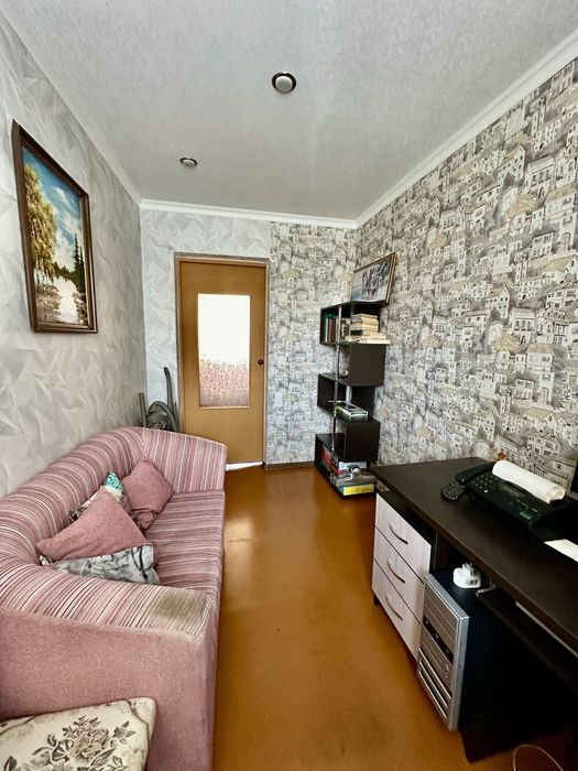 Продам  5 - комнатный дом в посёлке Топар.