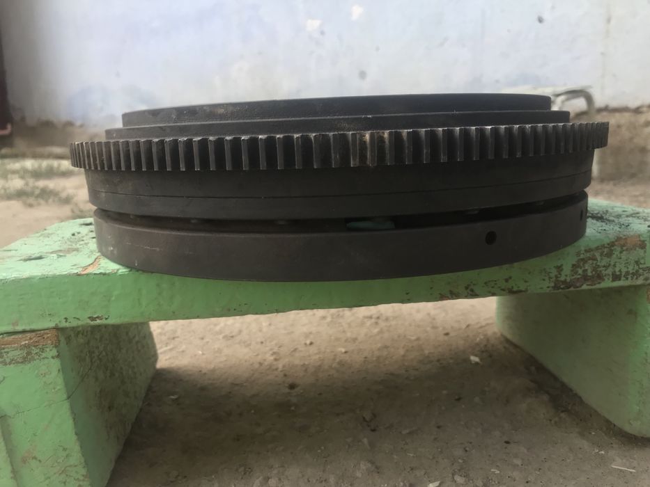 Маховик демперный