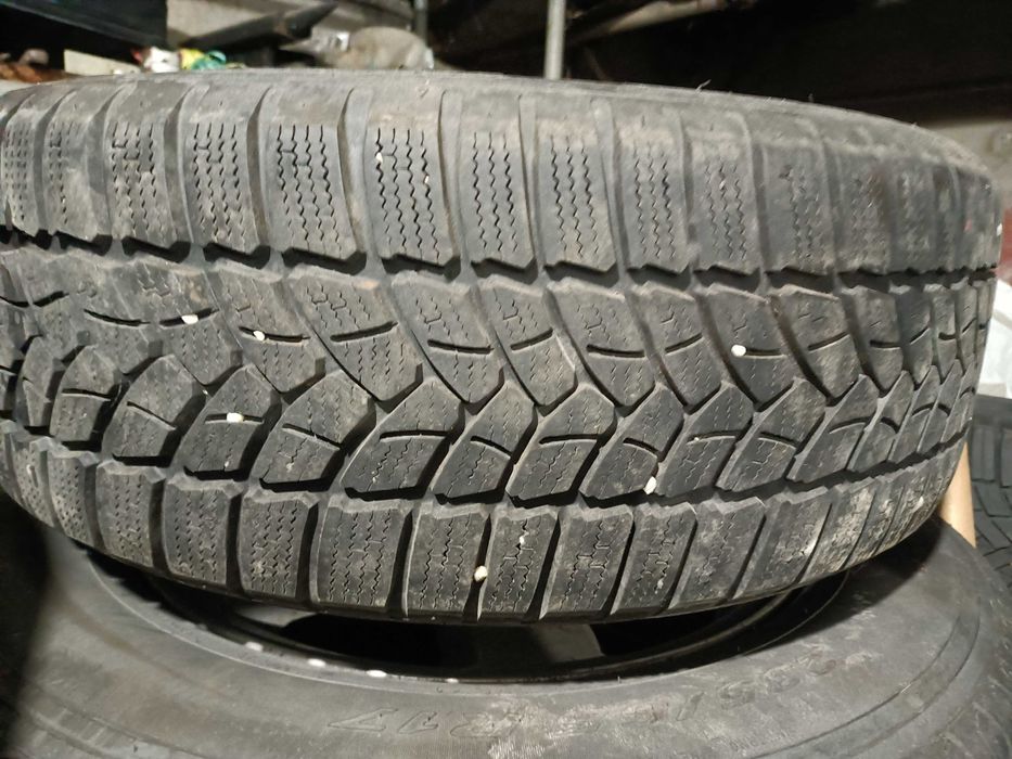 Jante cu anvelope iarna  gama VAG 205/55 R16 ,capace WW ,anv 205/50/17