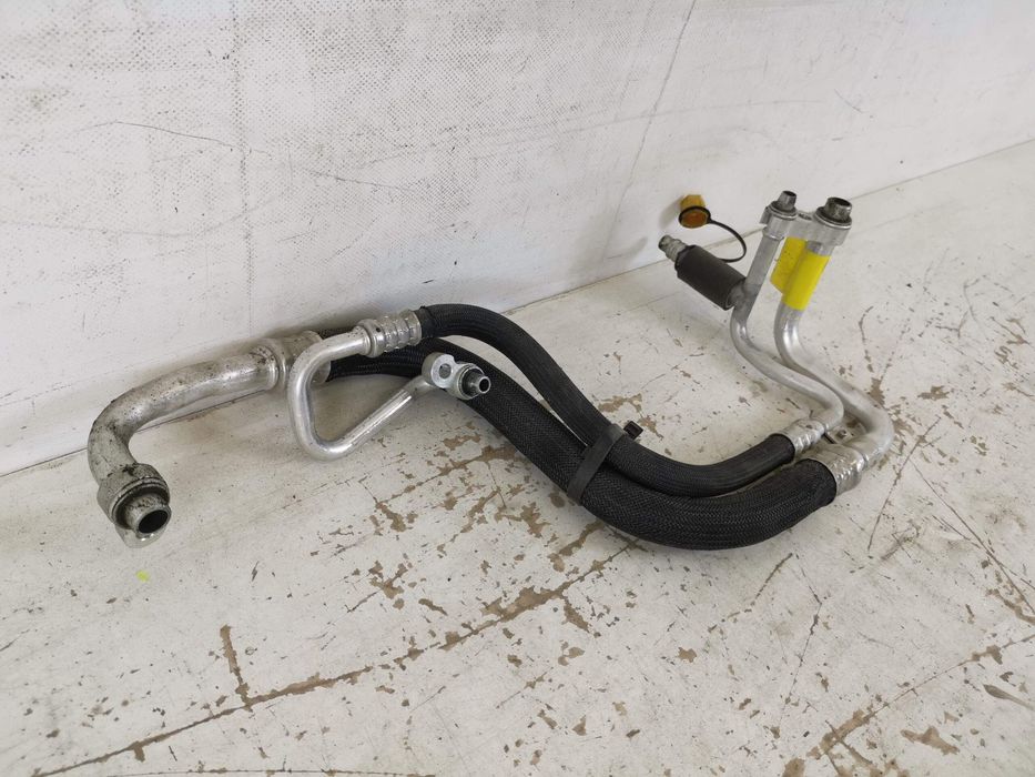 Тесла Модел Y / Tesla Model Y Оригинален въздуховод в добро състояние