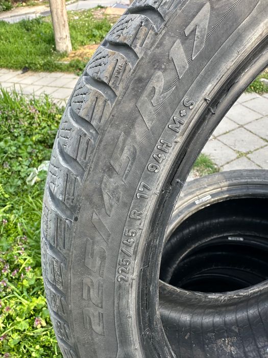 225 45 17 зимни гуми Pirelli