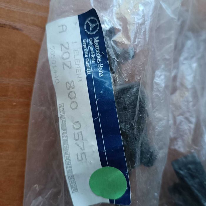 Вакуумные приводы передних дверей W202