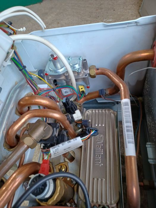 Centrala termica Vaillant Turbo Tec Plus VUW RO 282/3-5