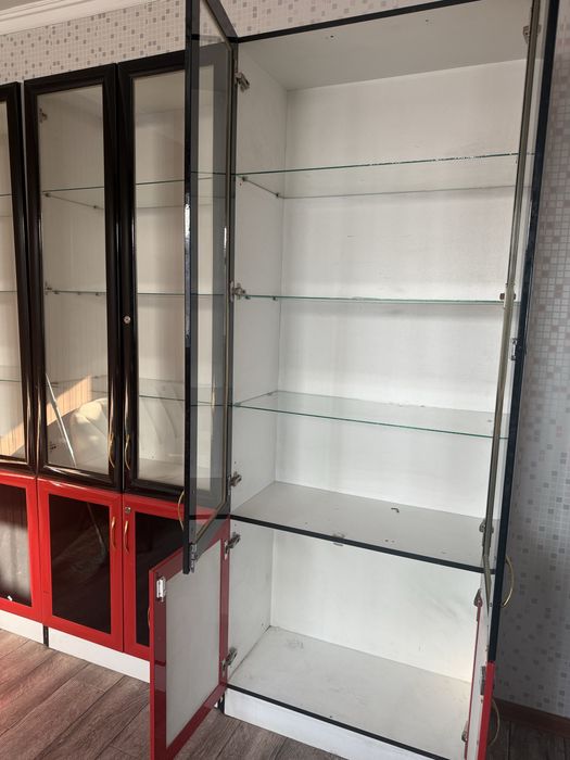 Шкаф витрина 3 штуки