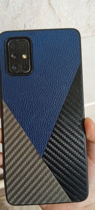 Два телефона работают