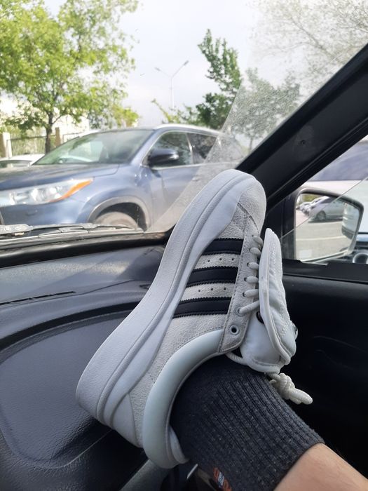 Кросовка Адидас..