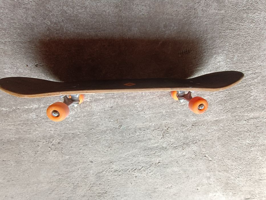 Skateboard  nou.