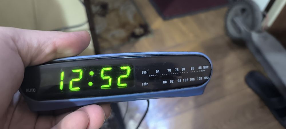 Радио FM и часы VITEK VT 3501