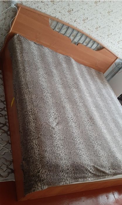 Кровать двуспальная