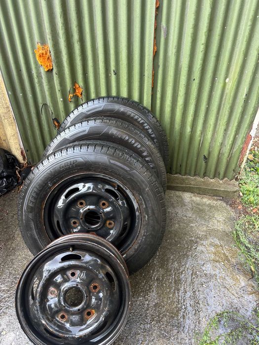 Vand 4 jante Ford Tranzit