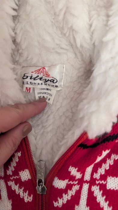 Продам теплую курточку на девочку