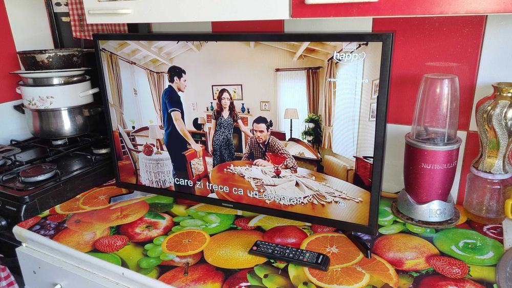 Smart Samsung 81 cm = 400 lei