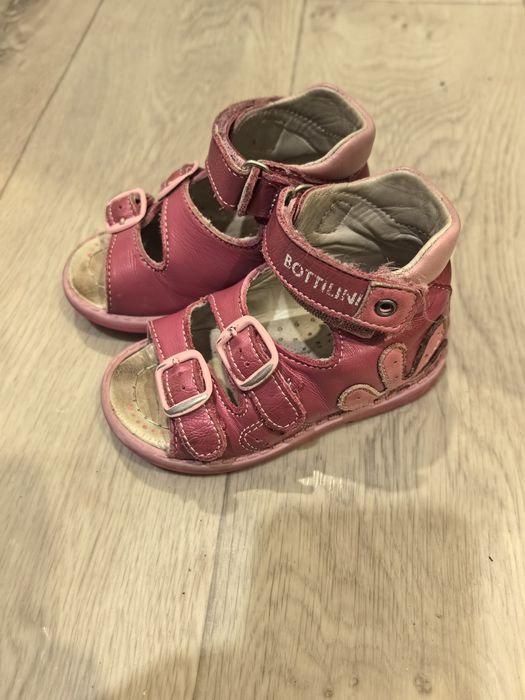 Продам ортопедические сандали