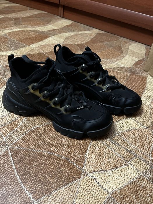 Кроссовки женские