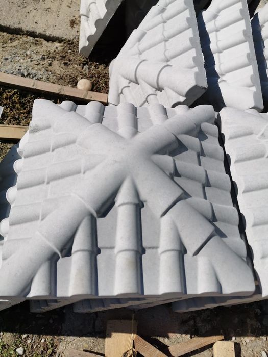 Capace din beton pentru stâlpii de gard gard