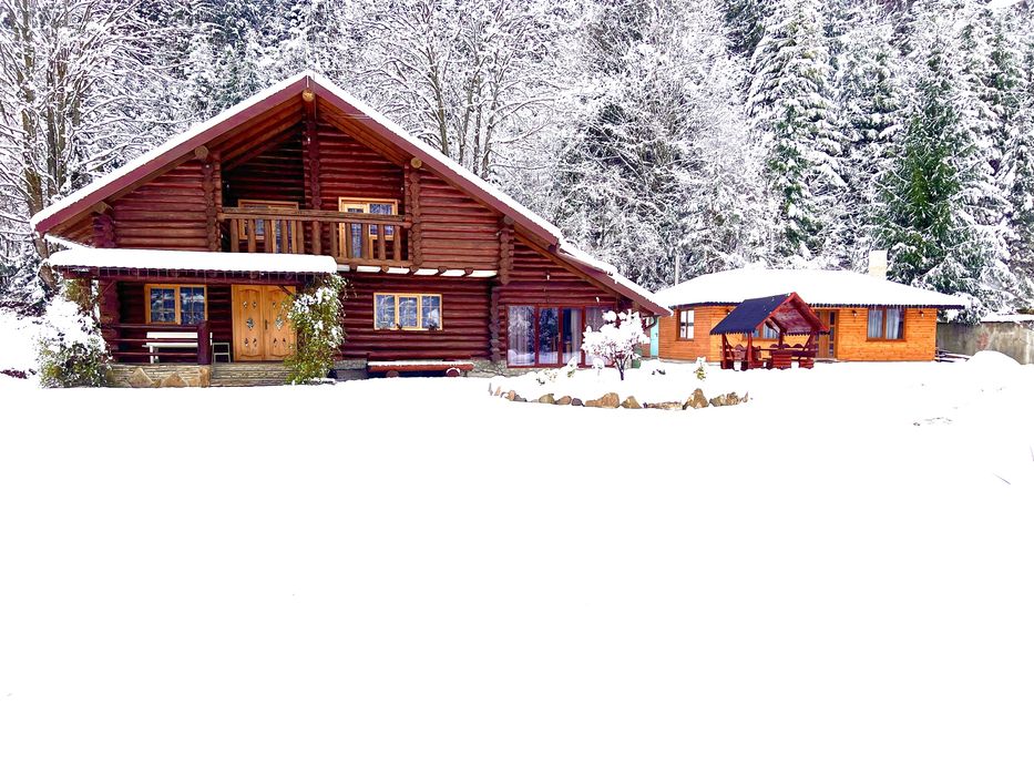 Cabana (pensiune) de inchiriat sucevita(revelion si craciun ocupat)