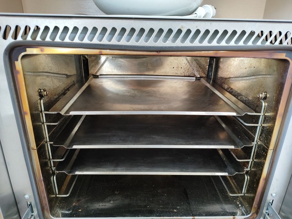 Срочно продам духовку !