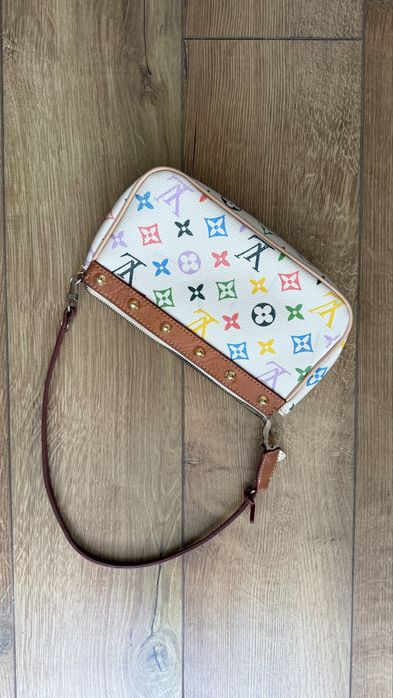 Geanta umar Louis vuitton