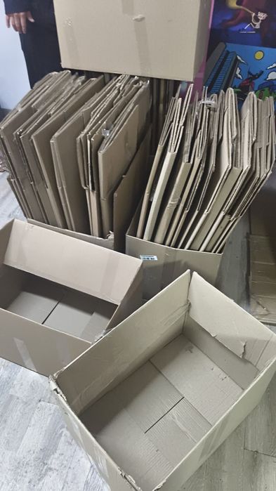 Коробки картонные