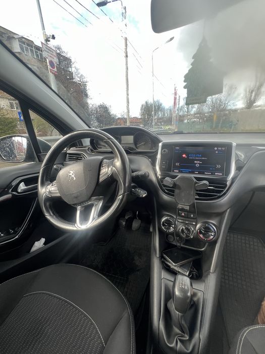 Peugeot 208 benzina +GPL an fabricatie 28  dec  2017