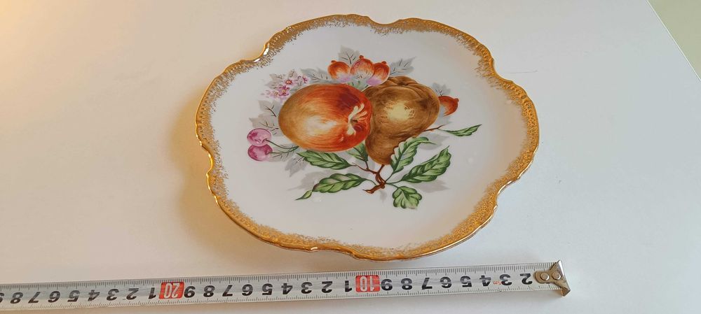 Декоративна чиния за стена