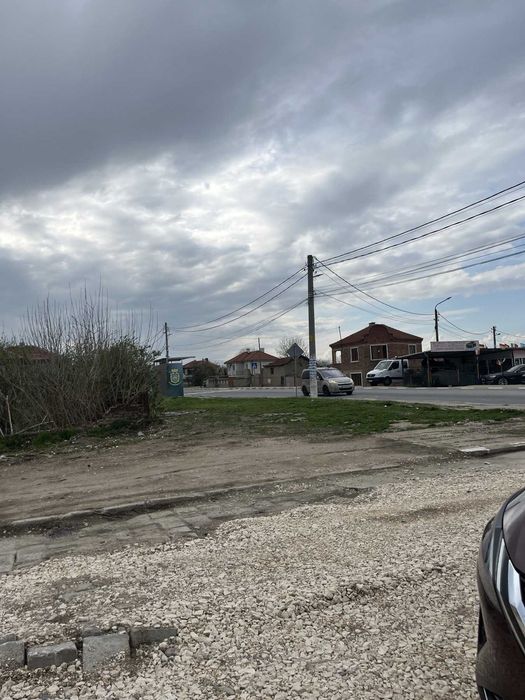 Продават се два съседни имота на главен път – с. Стряма