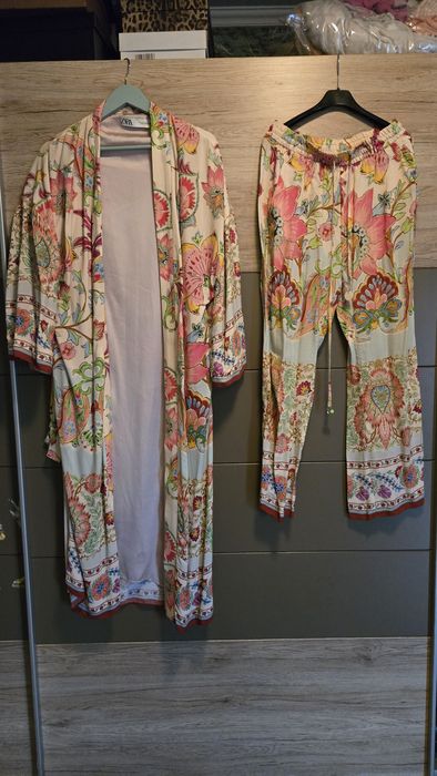 Zara дамски сет флорален