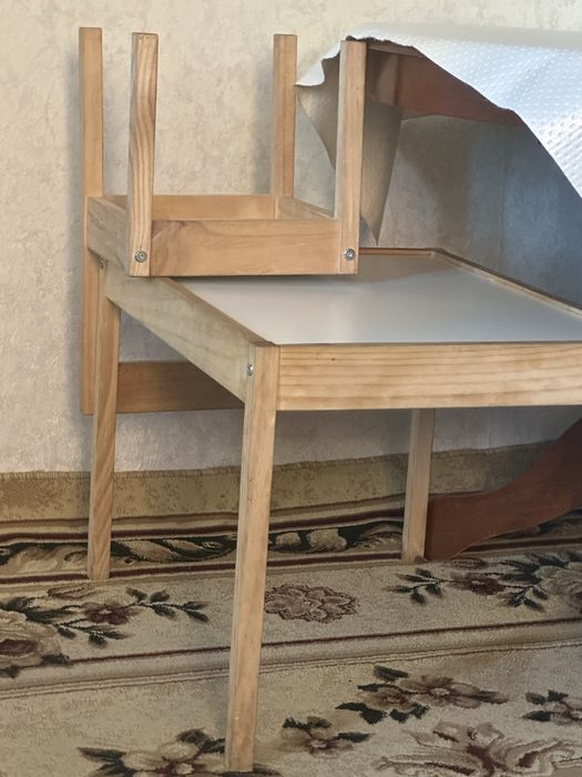 Детский стол со стульями