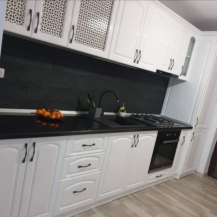 Bucatarie realizata din fronturi de mdf frezate