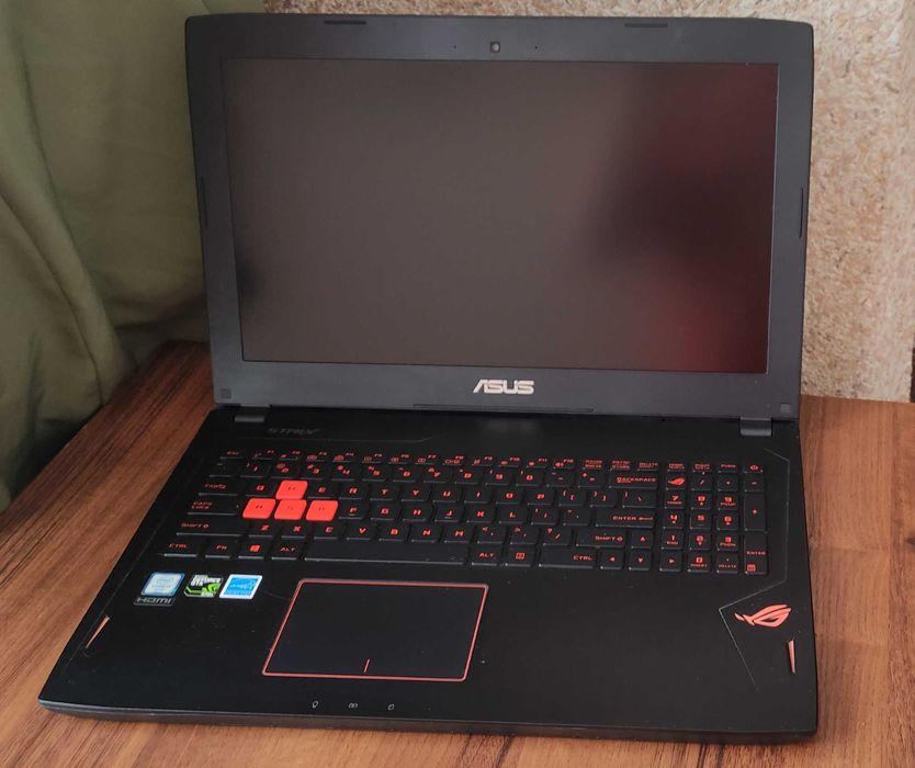 ASUS ROG Strix 15.6" FHD Игровой/ i7-6700HQ / 16 GB DDR4 / GTX970M 3GB
