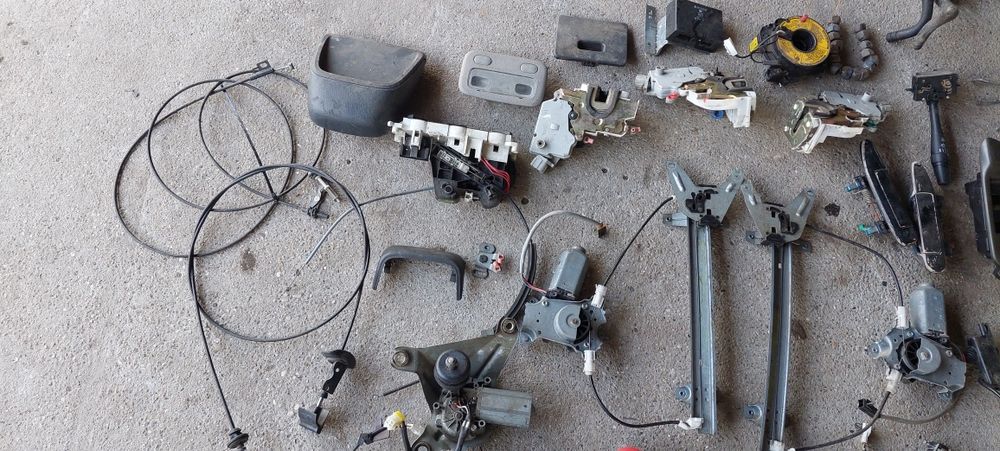 Части от nissan primera p 11 2.0 td