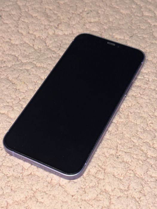 iPhone 12-лилав
