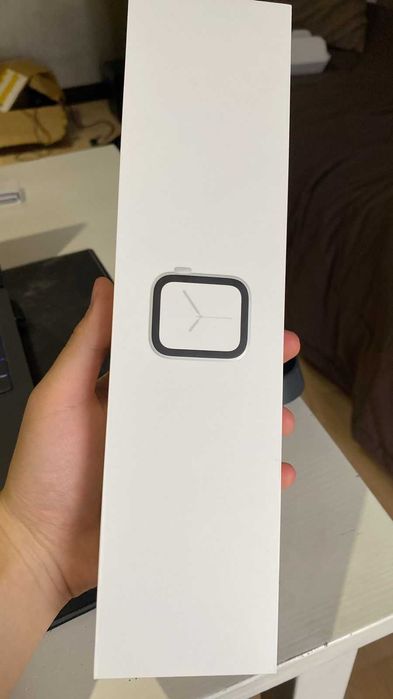 Apple Watch Series 4, Silver Aluminum Case, 40mm