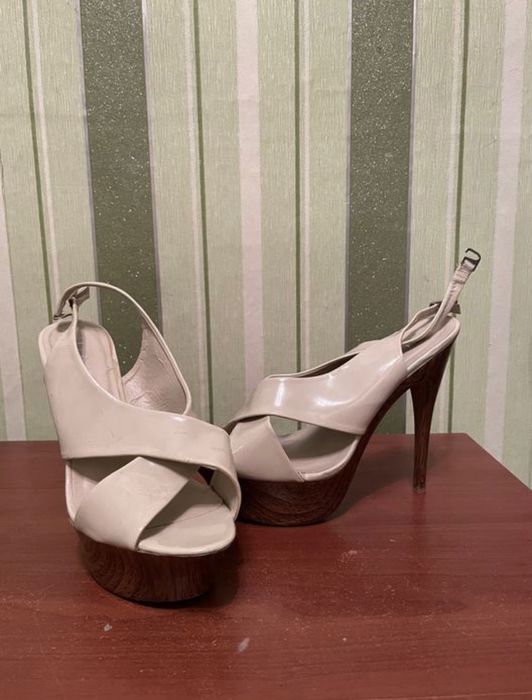 Продается обувь лето- осень