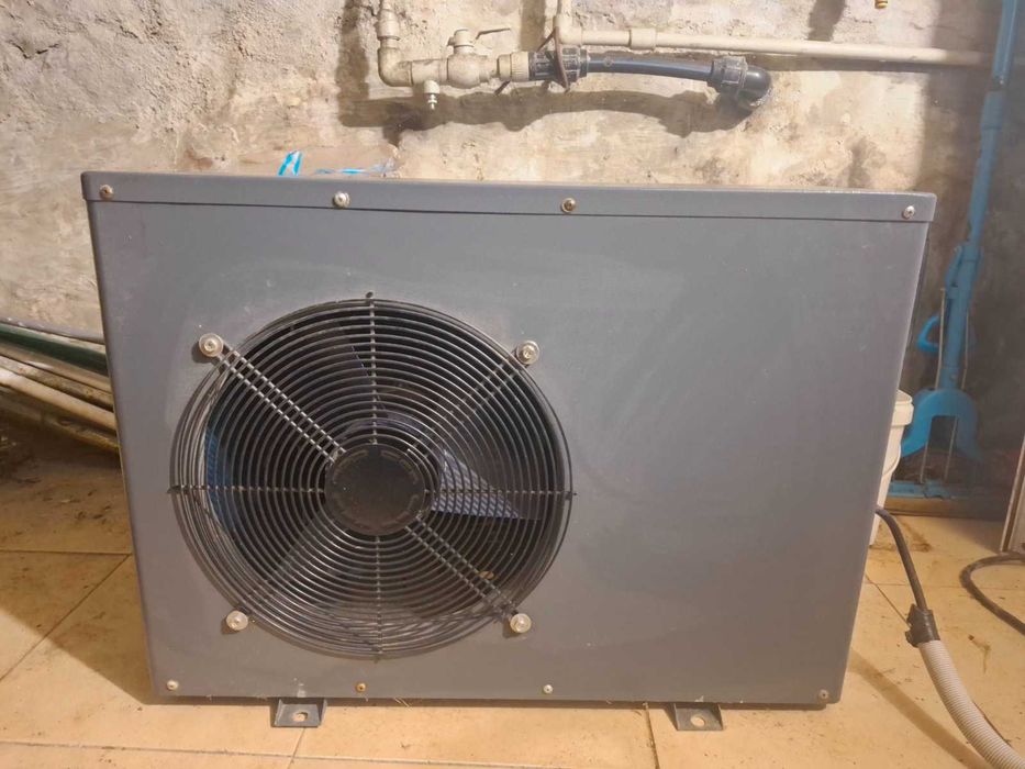Термопомпа Azuro BP-50WS, 5 KW, за басейни с обем до 35 м3,