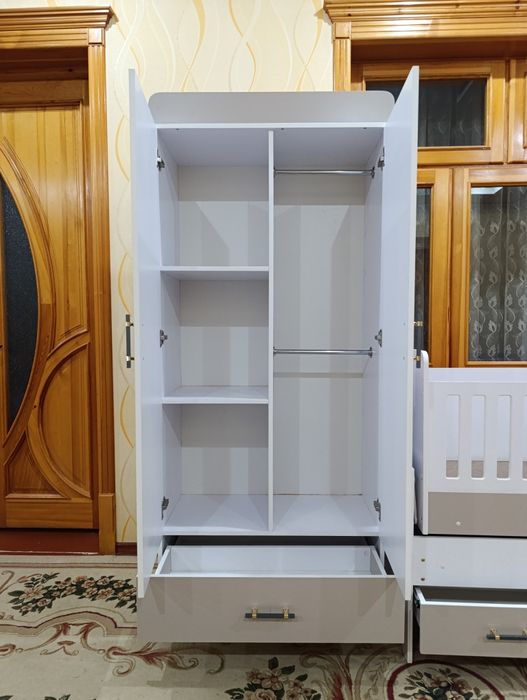 Bolalar uchun kravat shkaf