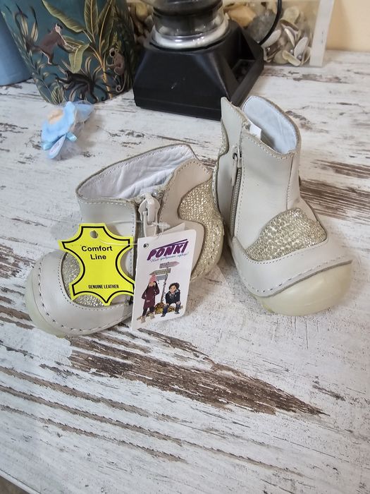 Сладки бебешки обувки буйки