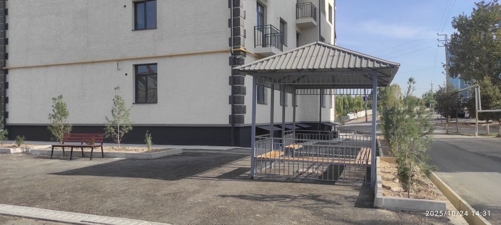 В г. Чирчике  10 микрорайон.