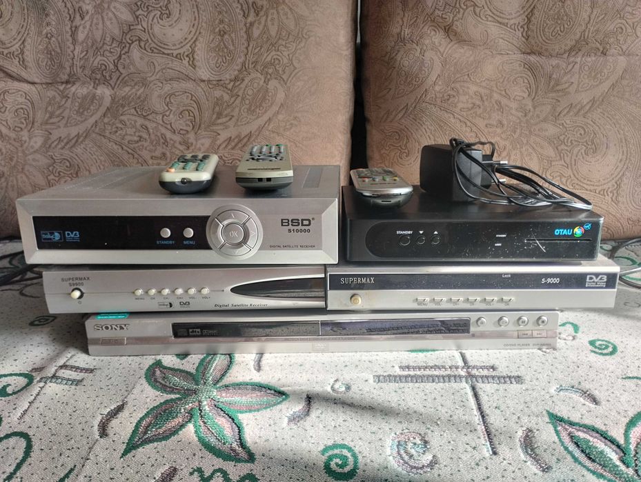 DVD SONY и ресиверыы на запчасти.