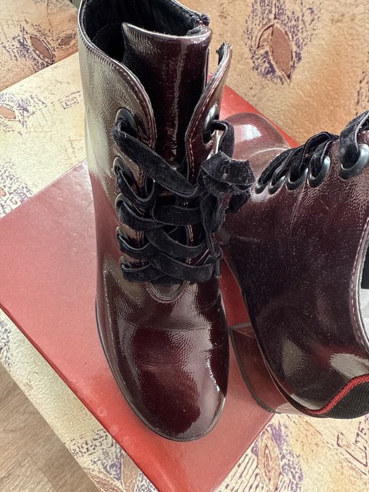 Ботинки женские лаковые