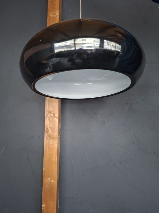 Висяща черна лампа