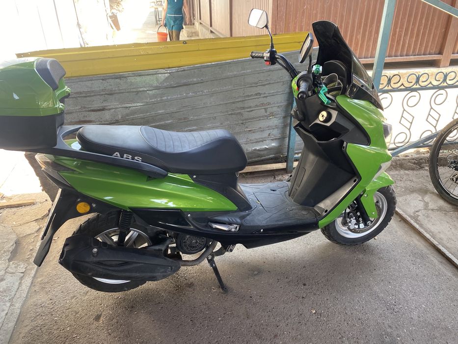 Продам хороший скутер срочно !