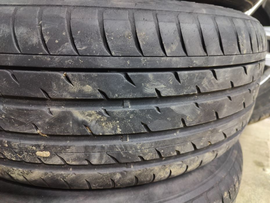 Продам б/у резину 235/60/18