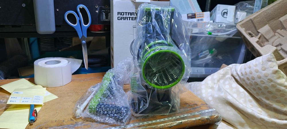 Razatoare manuala pentru fructe si legume cu 3 lame interschimbabile