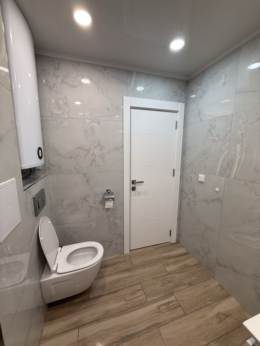 Двустаен апартамент с подземно паркомясто под наем в к-с “Южен 2”