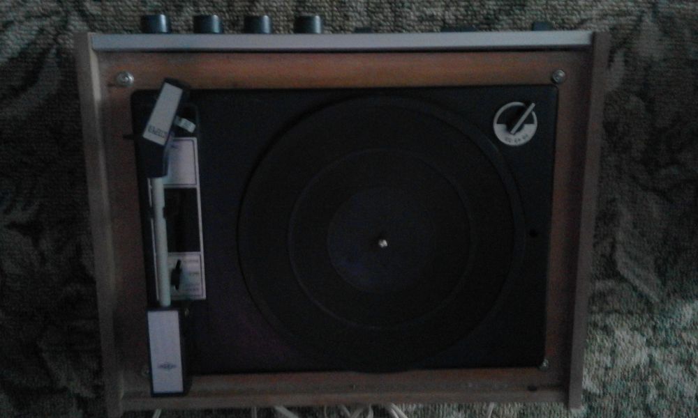 Продам стереопроигрователь