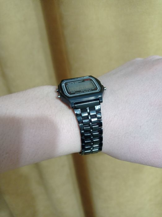 Часы новые, срочно!!!