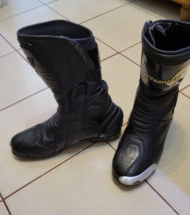 Cisme moto Vanucci
