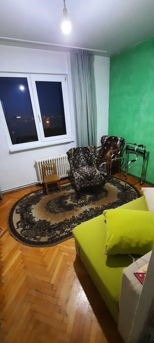De vanzare apartament 3 camere Dambul Pietros