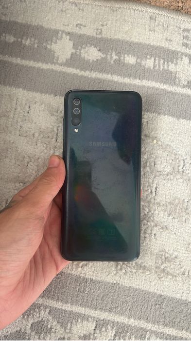 Samsung a50 продам телефон